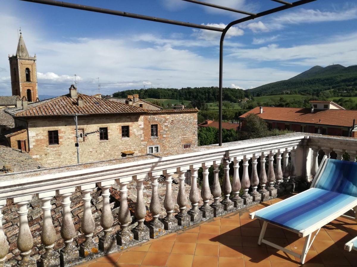 Mansarda Con Solarium Panoramico Su Centro Storico Di Sarteano Vicino Alle Famose Terme Della Val D'Orcia Apartamento Exterior foto