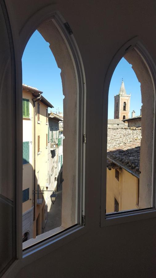 Mansarda Con Solarium Panoramico Su Centro Storico Di Sarteano Vicino Alle Famose Terme Della Val D'Orcia Apartamento Exterior foto