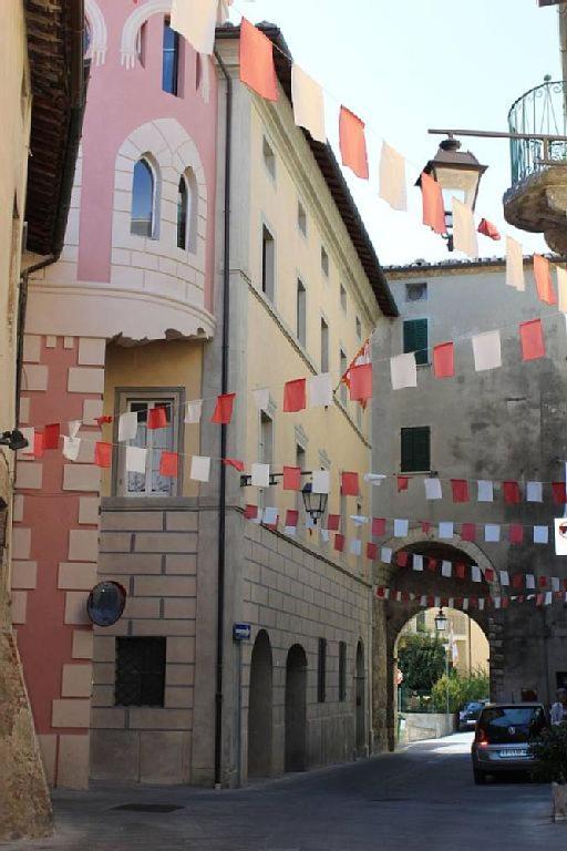 Mansarda Con Solarium Panoramico Su Centro Storico Di Sarteano Vicino Alle Famose Terme Della Val D'Orcia Apartamento Exterior foto